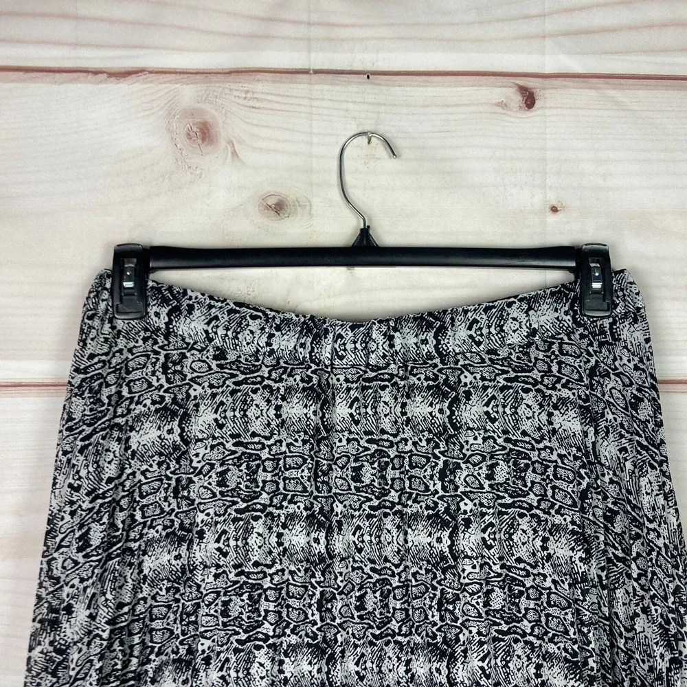 WD.NY Skirt Womens 2X Crinkle‎ A-Line Midi Pull On Elastic Waist Black Geometric